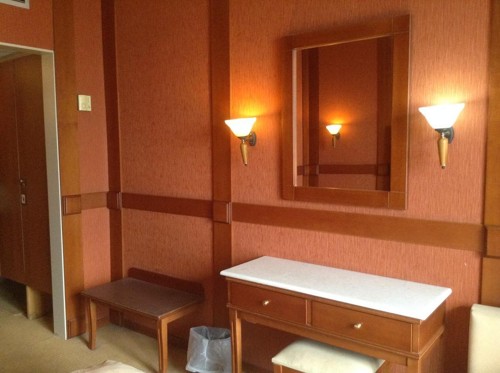 Park Hotel Волос Экстерьер фото